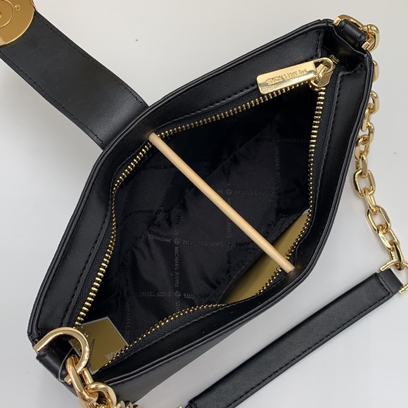 MICHAEL KORS
Carmen Small Shoulder
Pochette Bag
Black
NWT - Picture 13 of 16